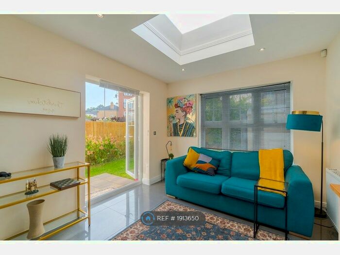 5 Bedroom Semi-Detached House To Rent In Baldwin Road, Watford, WD17