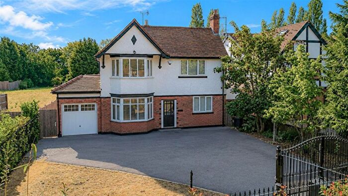 4 Bedroom Detached House For Sale In St Bernards Road, Solihull, B92