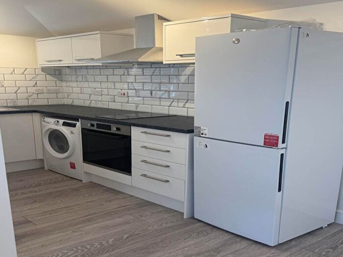 Flat To Rent In Woodville Road, Cathays, Cardiff, CF24