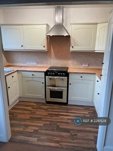 2 Bedroom Flat To Rent In Middle Street, Brockham, Betchworth, RH3