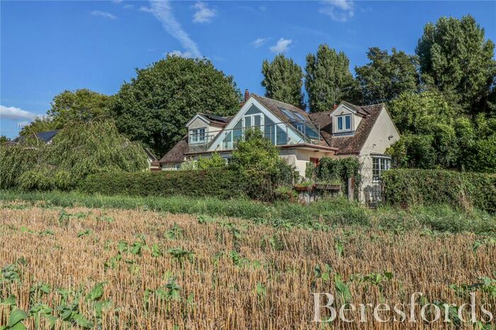 4 Bedroom Detached House For Sale In Bartholomew Green, Felsted, CM3