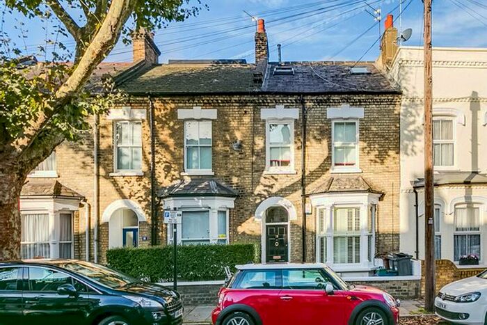 2 Bedroom Flat To Rent In Elliott Road, Chiswick, W4