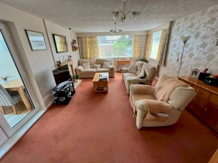 4 Bedroom Bungalow For Sale In Nene Road, Burton Latimer, Kettering, NN15