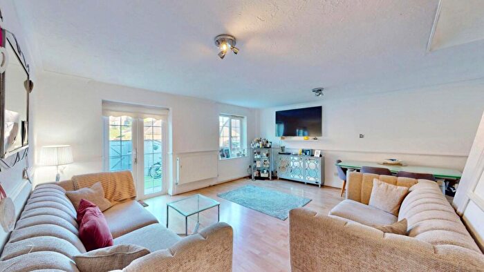 3 Bedroom Terraced House For Sale In Dockhill Avenue, London, SE16