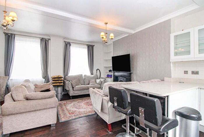 2 Bedroom Apartment To Rent In The High Street, Broadway, Stratford, Westfields, London, E15