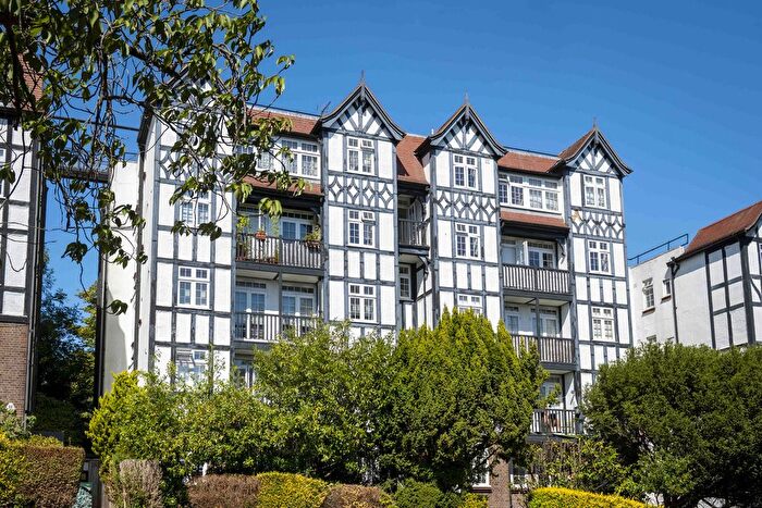 1 Bedroom Flat For Sale In Makepeace Avenue, London, N6