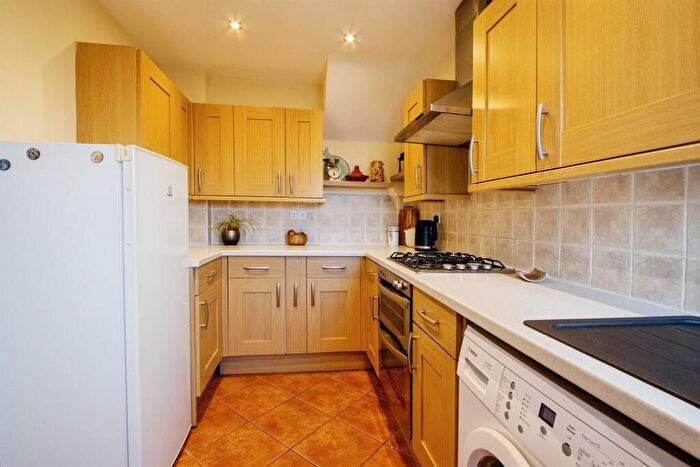 3 Bedroom Terraced House For Sale In Gray Court, Leeds, LS15