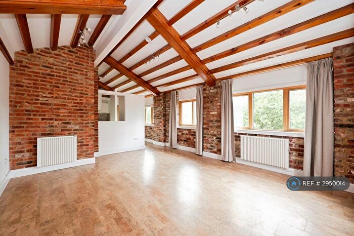 1 Bedroom Flat To Rent In Smithbrook Kilns, Cranleigh, GU6