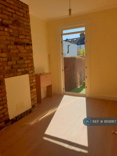 1 Bedroom Flat To Rent In Ground Floor, London, N15