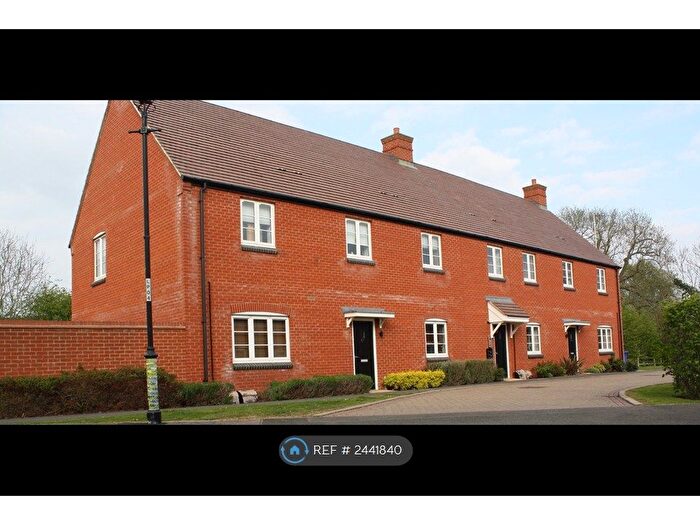 2 Bedroom Flat To Rent In Halestrap Way, Kings Sutton, Banbury, OX17