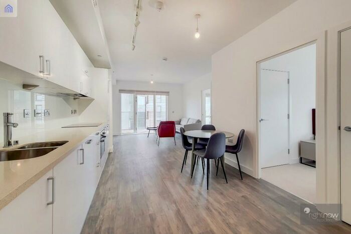 2 Bedroom Apartment To Rent In Millet Place, London, E16