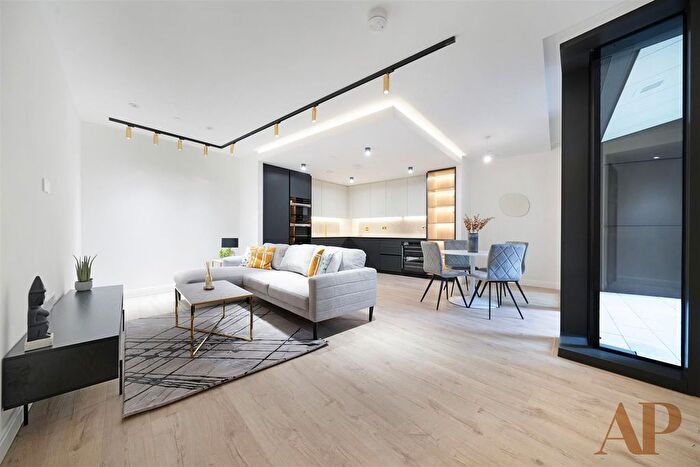 2 Bedroom Flat To Rent In Vermont House, Dingley Road, EC1V