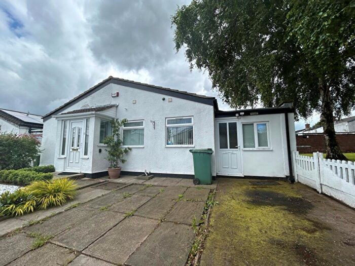3 Bedroom Bungalow To Rent In Hesketh Road, L24