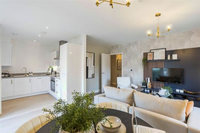 1 Bedroom Flat For Sale In Colville House, Sunninghill Square, SL5