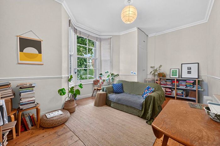 1 Bedroom Flat For Sale In Ardleigh Road, De Beauvoir Town, N1