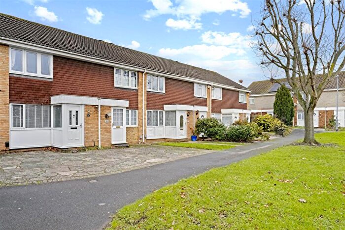 2 Bedroom House For Sale In Woodrush Way, Romford, RM6