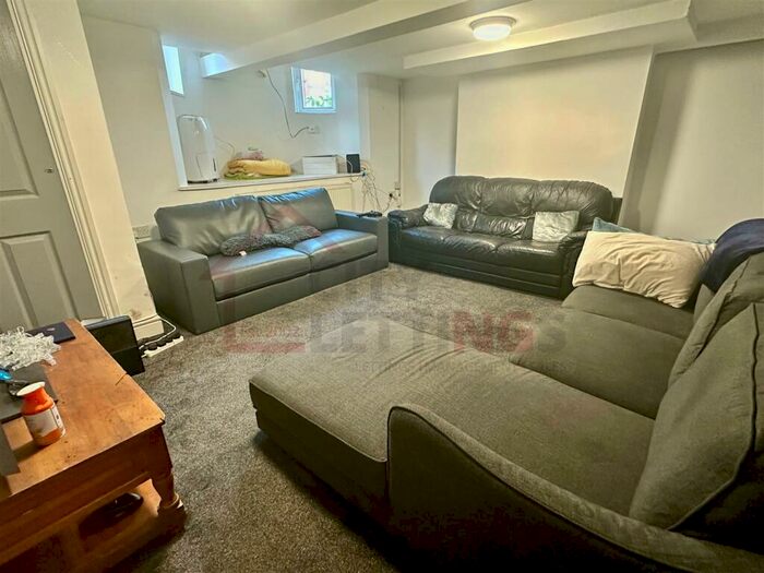 8 Bedroom Terraced House To Rent In Arthur Street, NG7