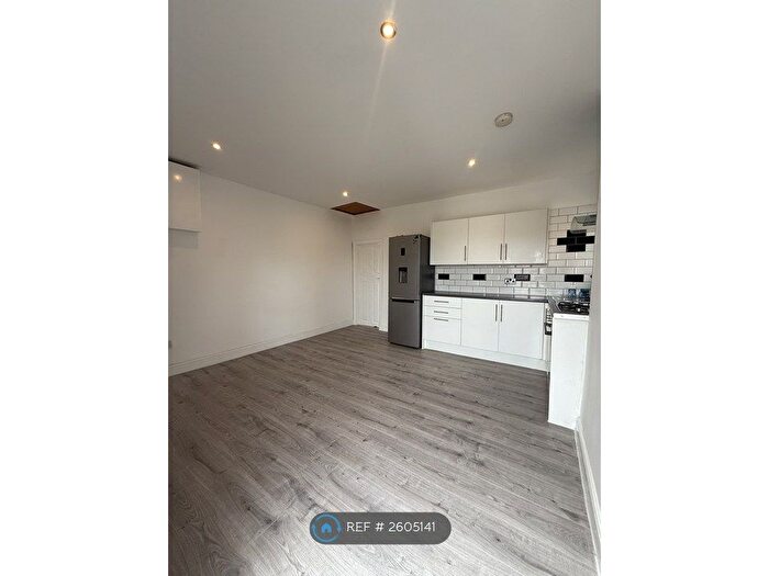 1 Bedroom Flat To Rent In Forest Road, London, E17