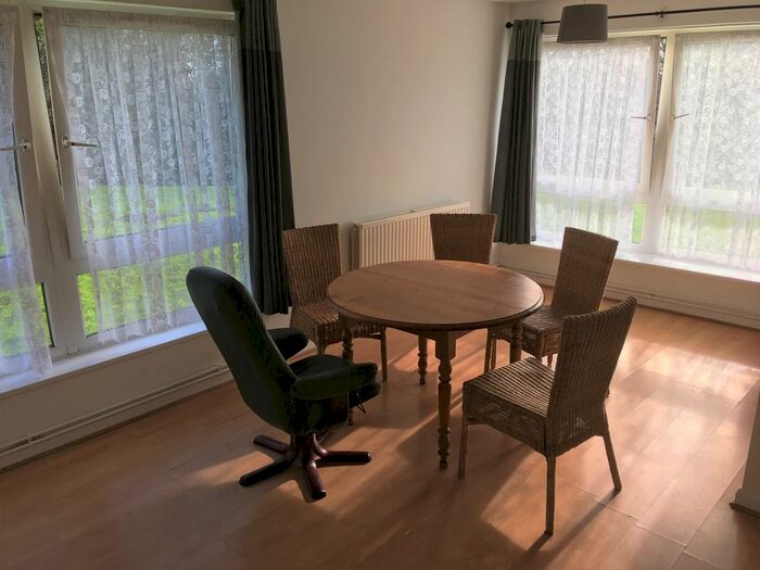 2 Bedroom Flat To Rent In Bembridge Gardens, London HA4