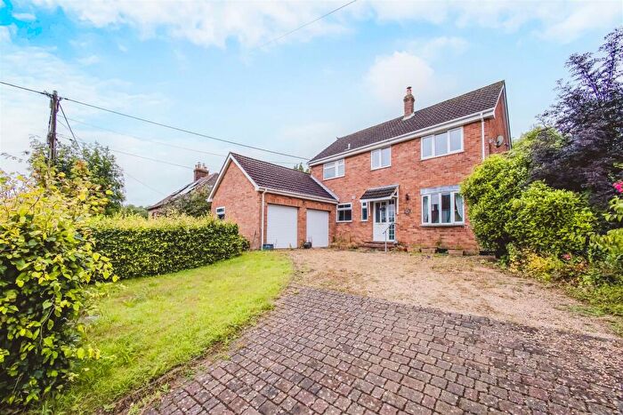 3 Bedroom Detached House For Sale In Middle Lane, Cherhill, Calne, SN11
