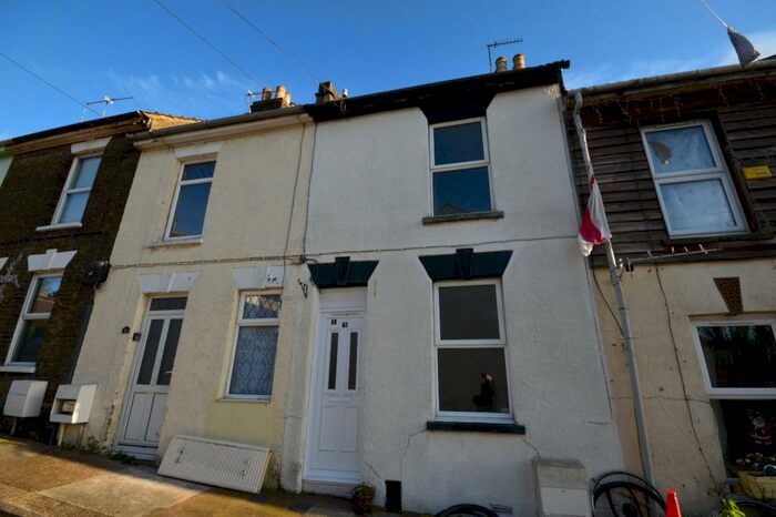 2 Bedroom Terraced House To Rent In Mayfair, Rochester, Kent, ME2