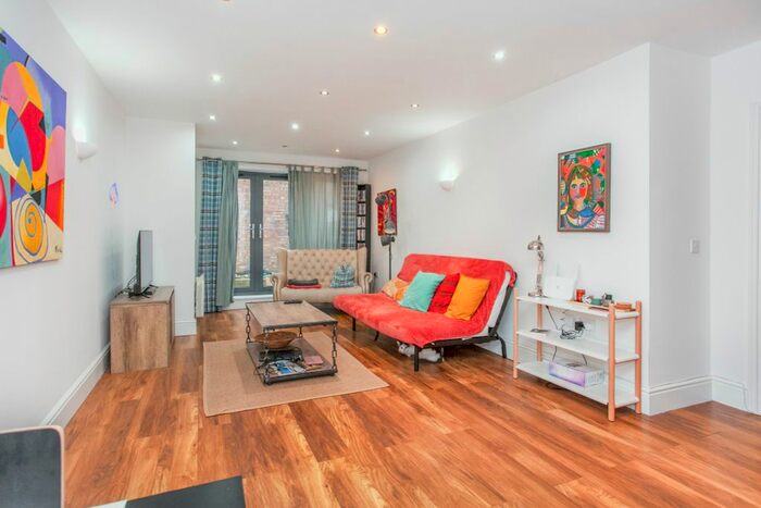 2 Bedroom Flat To Rent In Station Road, New Barnet, Barnet, EN5