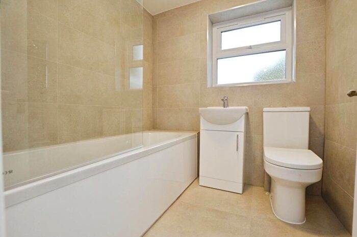 1 Bedroom Flat To Rent In Ferndale Road, Forest Gate, E7