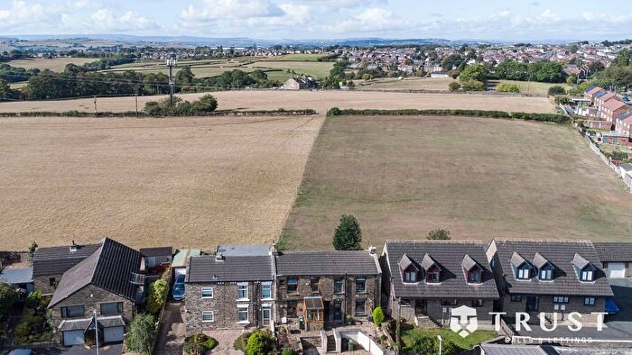 2 Bedroom Cottage For Sale In Norristhorpe Lane, Liversedge, WF15