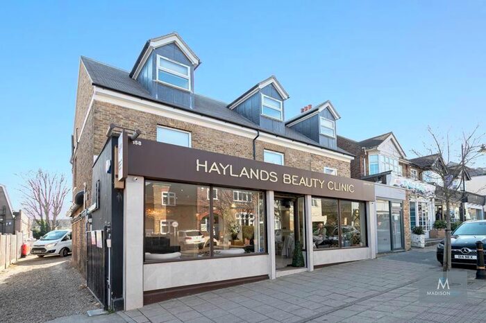 2 Bedroom Flat To Rent In Queens Road, Buckhurst Hill, IG9