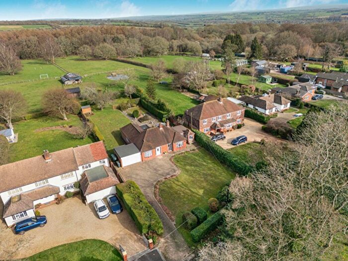 4 Bedroom Bungalow For Sale In Upper Anstey Lane, Alton, Hampshire, GU34