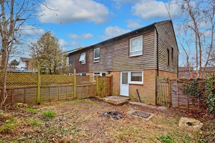 2 Bedroom End Of Terrace House To Rent In The Copse, Ashford, TN23
