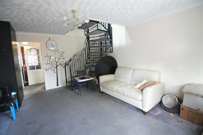 2 Bedroom Terraced House To Rent In Hindhead Close, Uxbridge, UB8