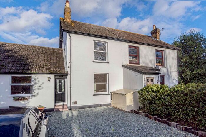 3 Bedroom Semi-Detached House To Rent In Charlton Lane, Shepperton, TW17