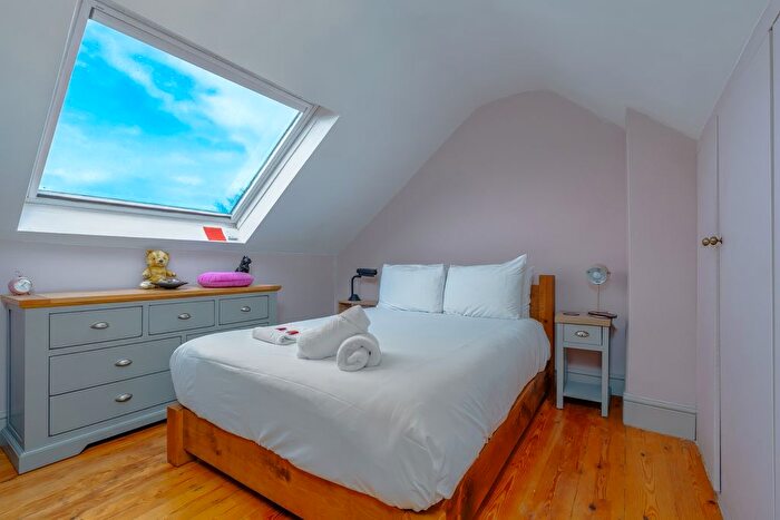 3 Bedroom End Terrace House To Rent In Victoria Road, Bristol, England, BS15