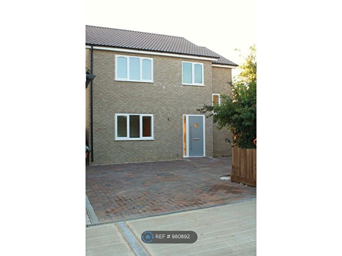 3 Bedroom Detached House To Rent In Foxs Way, Cambridgeshire, CB23