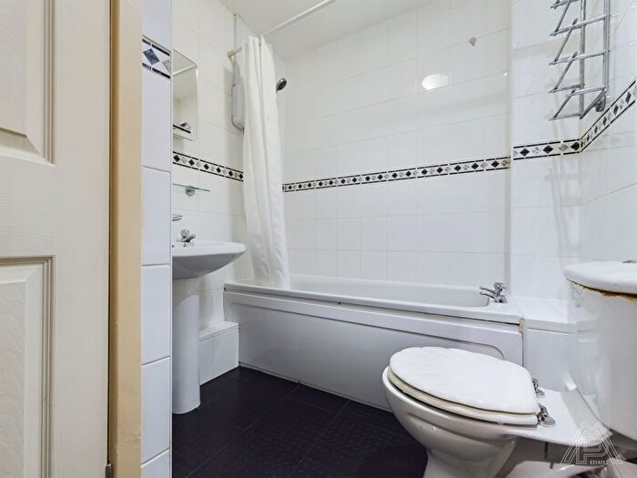 1 Bedroom Terraced House To Rent In Regent Court, Broome Place, Aveley, RM15