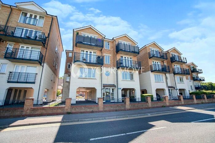 2 Bedroom Flat To Rent In Keating Close, Rochester, Kent, ME1