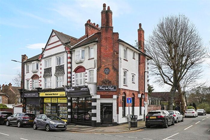 2 Bedroom Flat For Sale In The Grangeway, London, N21