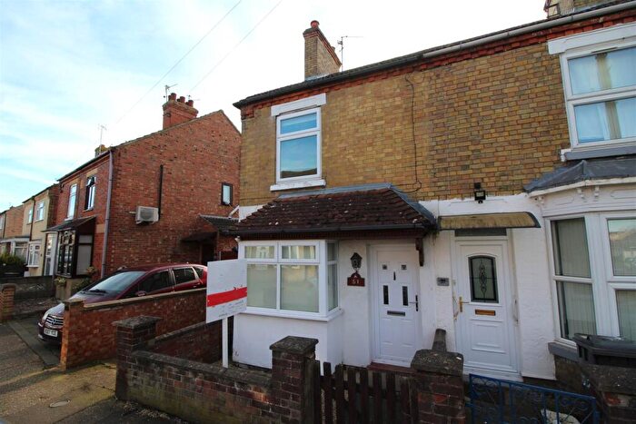 3 Bedroom End Of Terrace House For Sale In Churchfield Road, Peterborough, PE4