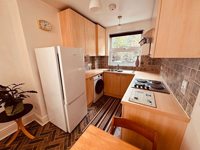 2 Bedroom Flat To Rent In Sussex Way, London, N7