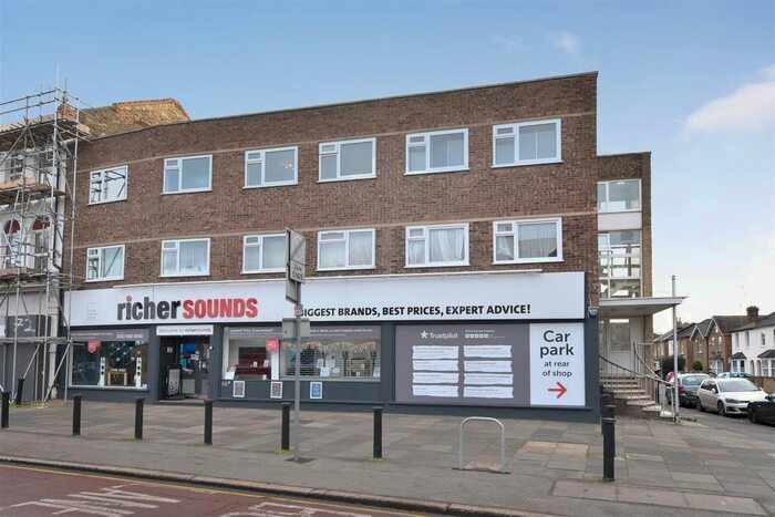 1 Bedroom Flat To Rent In Richmond Road, Kingston Upon Thames KT2