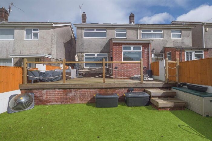 4 Bedroom Semi-Detached House To Rent In Glyn Eiddew, Cardiff, CF23