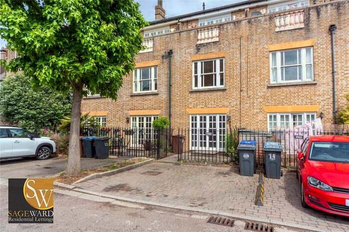 3 Bedroom Terraced House To Rent In Ware Road, Hertfordshire, SG13