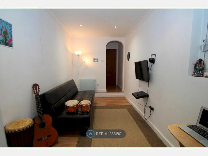 2 Bedroom Detached House To Rent In Brimsdown Avenue, London EN3