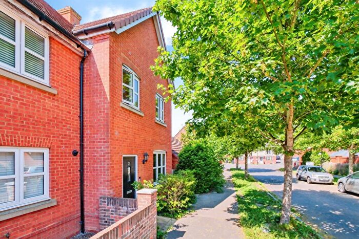 3 Bedroom Semi Detached House For Sale In Penny Lane, Amesbury, Salisbury, SP4