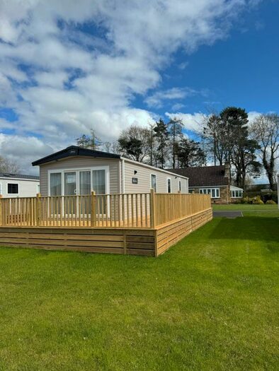 2 Bedroom Mobile/park Home For Sale In Gale Lane, Nawton, York, YO62