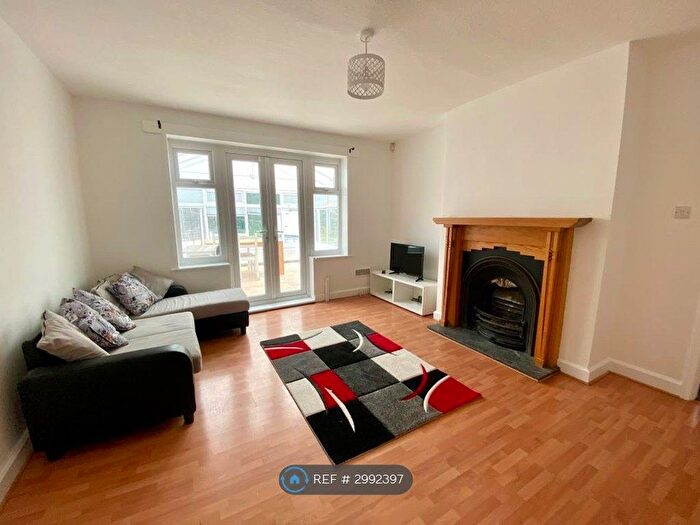 3 Bedroom Terraced House To Rent In Ainsford Road, Manchester, M20