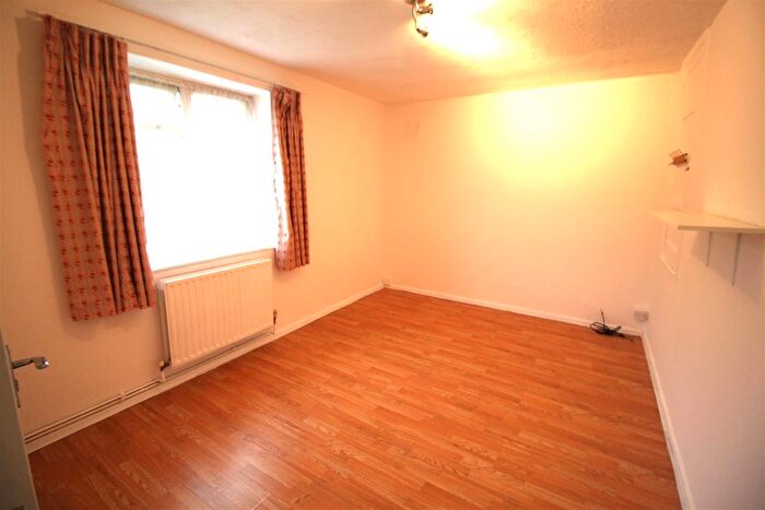 2 Bedroom Maisonette To Rent In Edward Road, Northolt, UB5