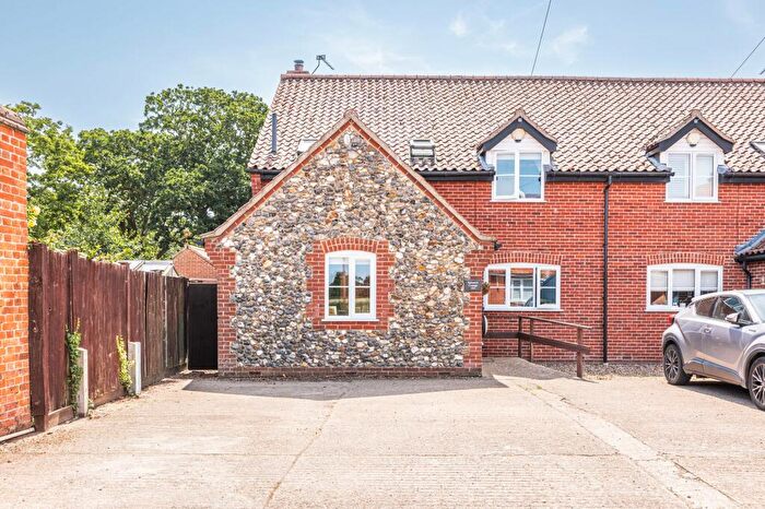 3 Bedroom Semi-Detached House For Sale In Modern Cottage In Worstead, NR28