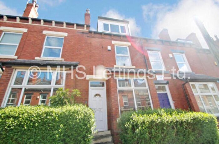 4 Bedroom Terraced House For Sale In Hessle Terrace, Leeds, LS6